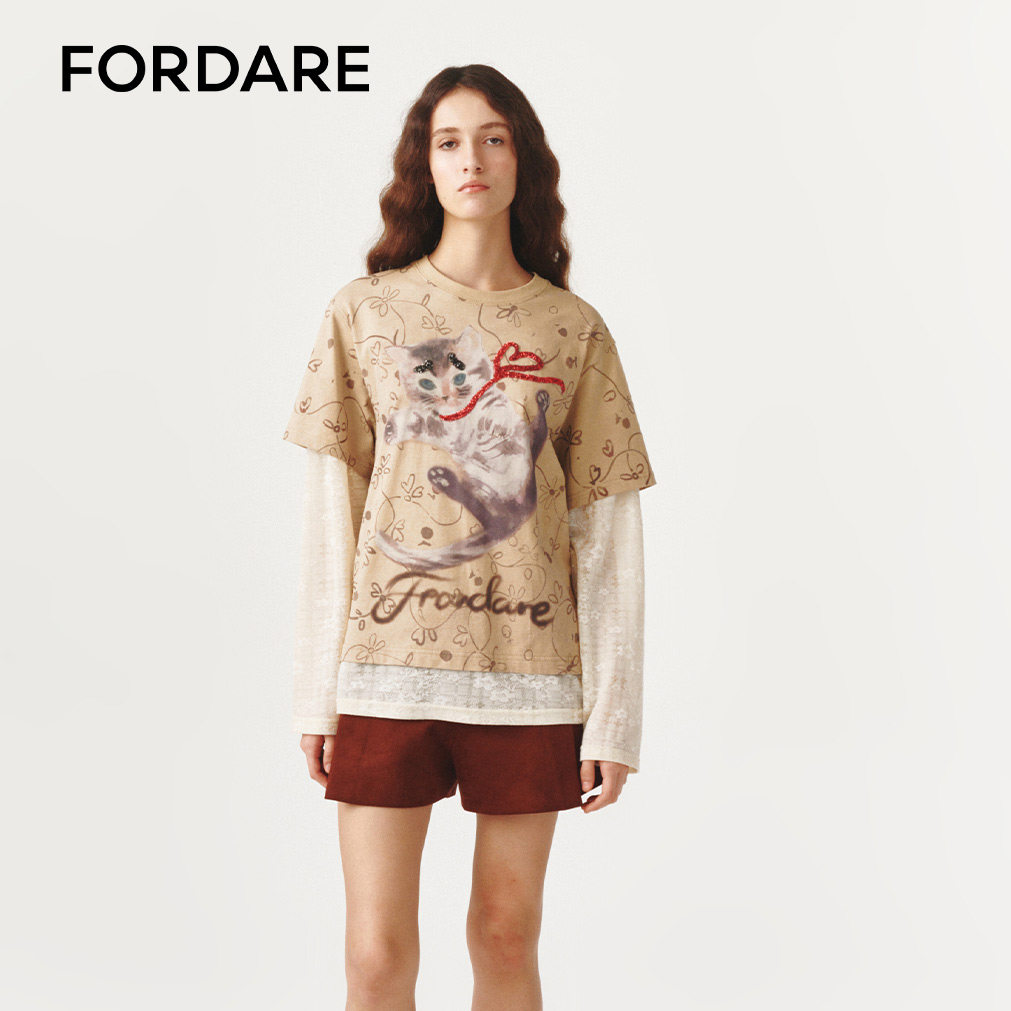 FORDARE/福蝶26早春手绘感复古墙纸花小猫假两件T恤
