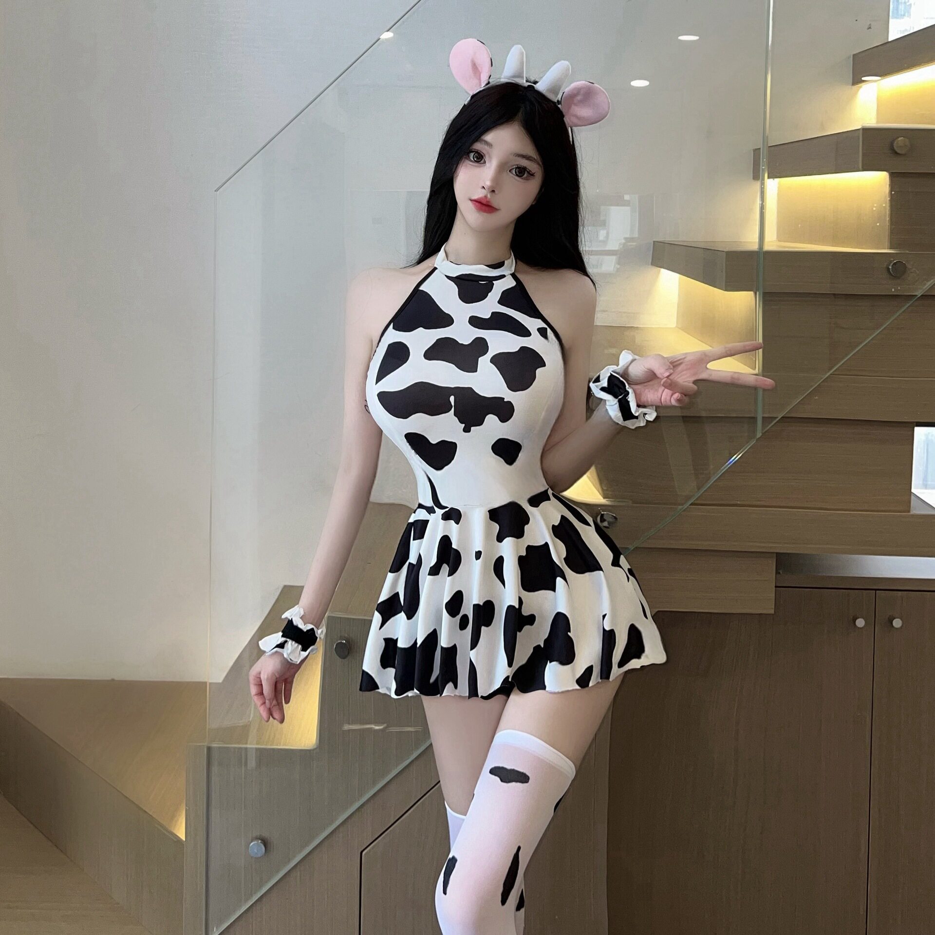 新款酒吧dj女歌手gogo演出服舞台装DS情趣气氛互动性感奶牛制服装