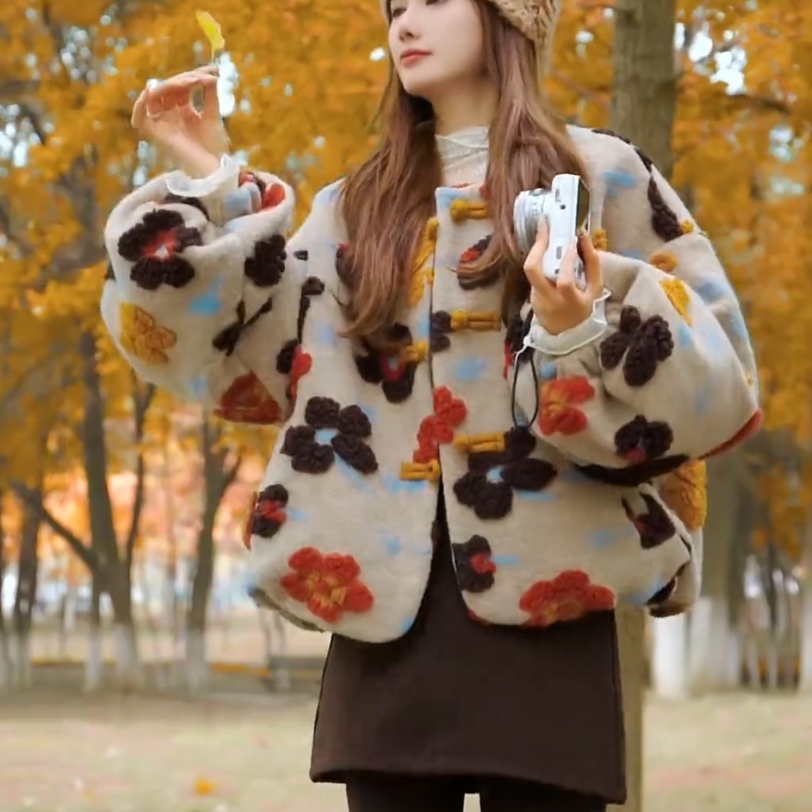 韩系立体花朵盘扣羽绒服女冬季