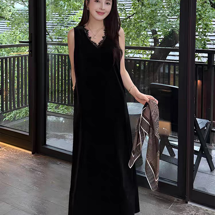 法式V领丝绒蕾丝无袖连衣裙女2026秋季新款宽松百搭显瘦长裙