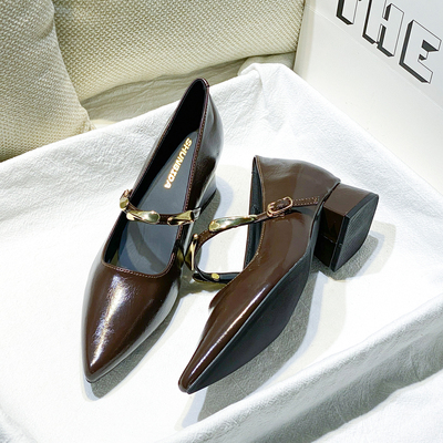 法式尖头高跟单鞋女2025秋冬新款复古一字带浅口粗跟玛丽珍小皮鞋