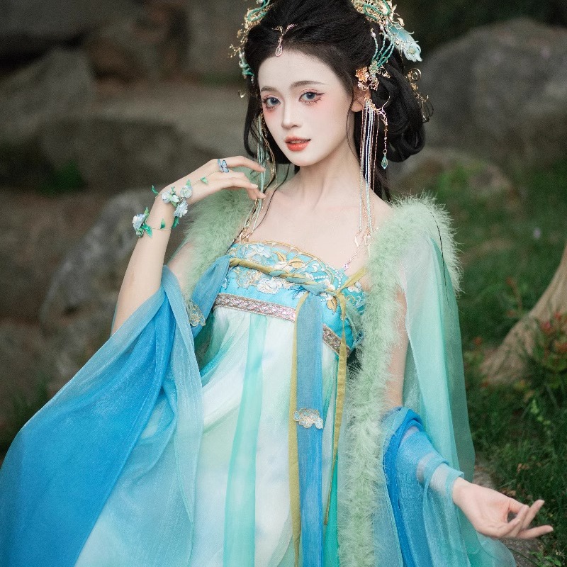 唐制诃子裙氛围感齐胸襦裙