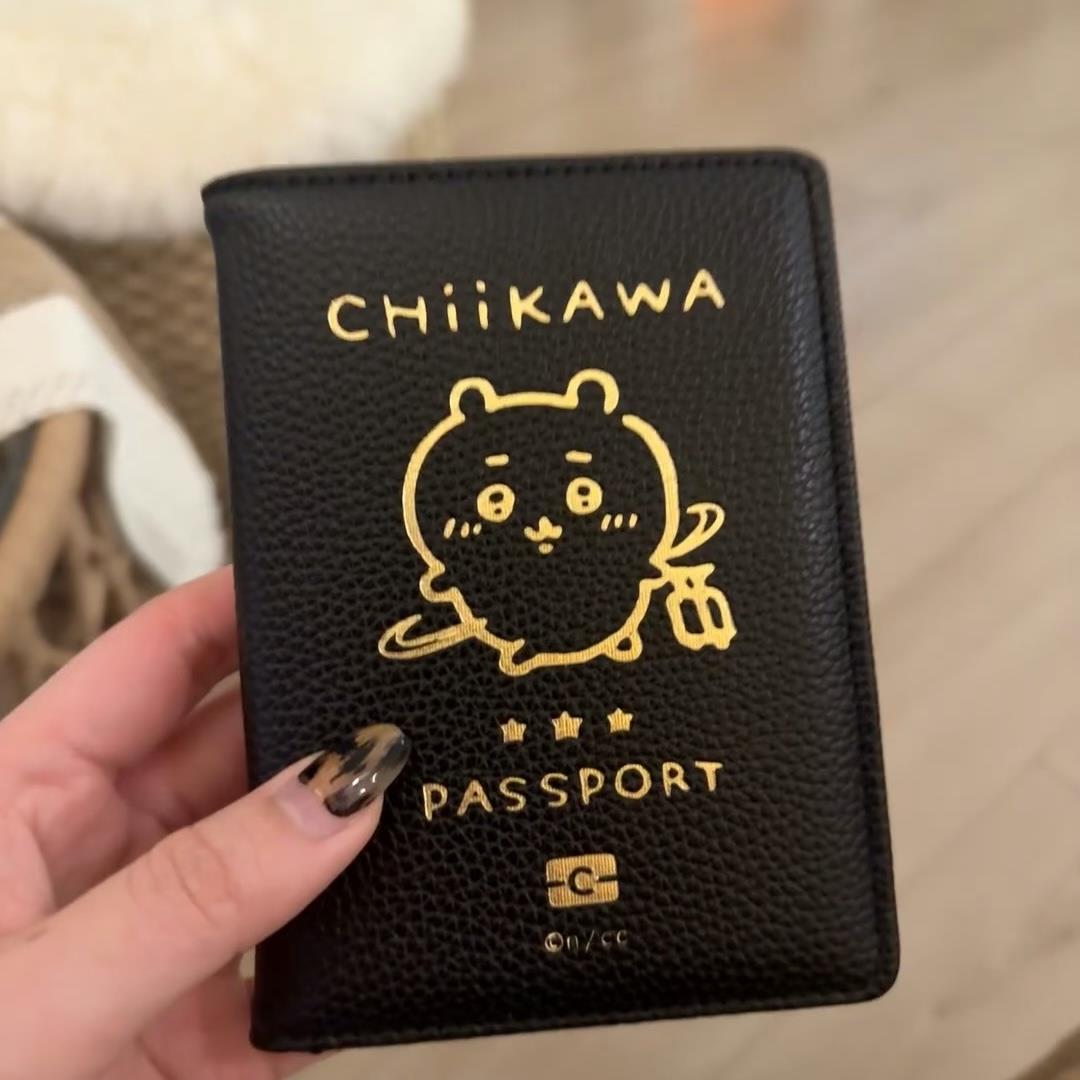 小红书同款可爱chiikawa护照夹吉伊卡哇卡包证件包外出旅行保护套
