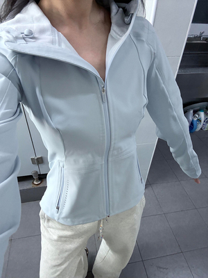 蓝色户外修身冲锋衣女三合一早秋季外套薄款收腰显瘦软壳加绒上衣