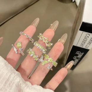 【正常发货】EmoPluto「玉华醒椿」浅绿色小众开口戒指叠戴复古