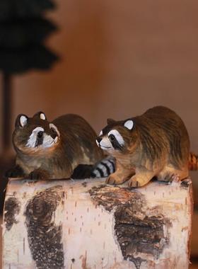 创意礼品小浣熊木制工艺品可爱森林摆件家居饰品纯手工雕刻现代桌