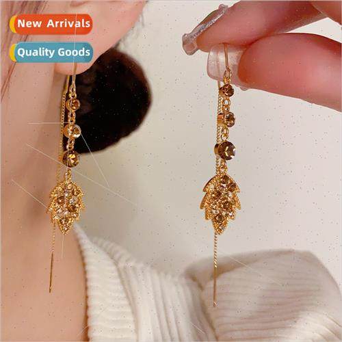 Niche Melad curry zirconia maple earwires delicate earrings