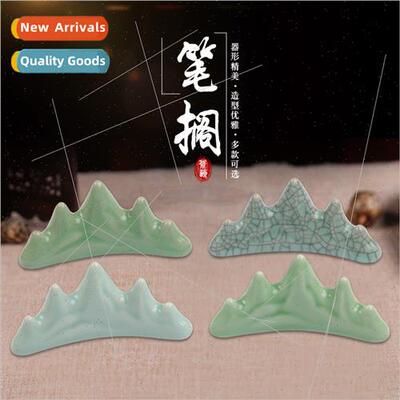 Longquan celadon pen holderMulti-purpose celadon pen holder