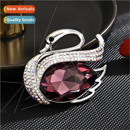 Europe elegant elegant classic noble swan coat brooch anti-t