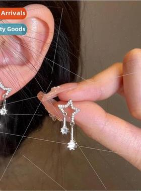 Flow Star Open Mismatched Stone Star Stud Earrings che Earri