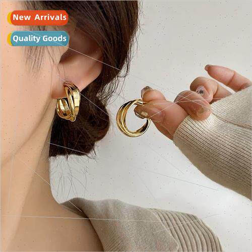 Vintage gold C-shaped earrings niche cold wind earrings fema