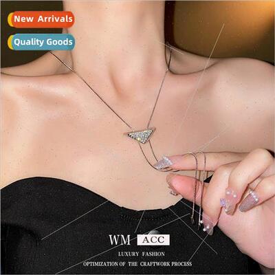 Europe inlaid diamond triangle metal pull necklace collarbon