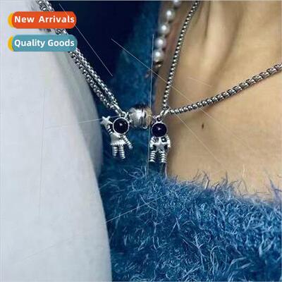 Astronaut astronaut necklace bracelet jewelry creative magne