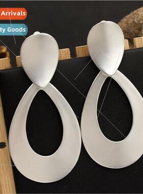 Metal texture Europe atmosphere earrings droplets women medi