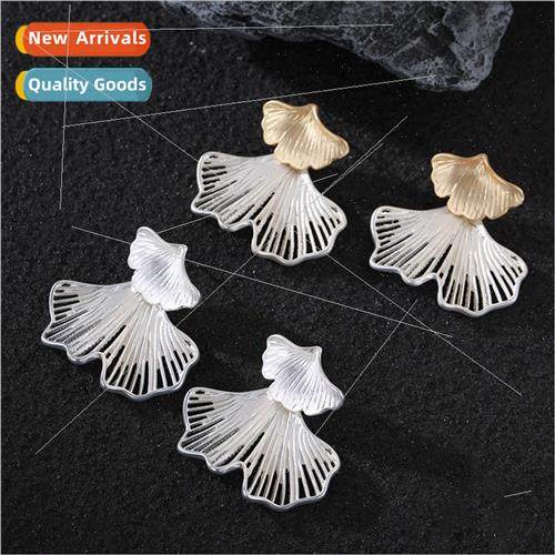 New niche color clashing leaves alloy metal earrings fashion