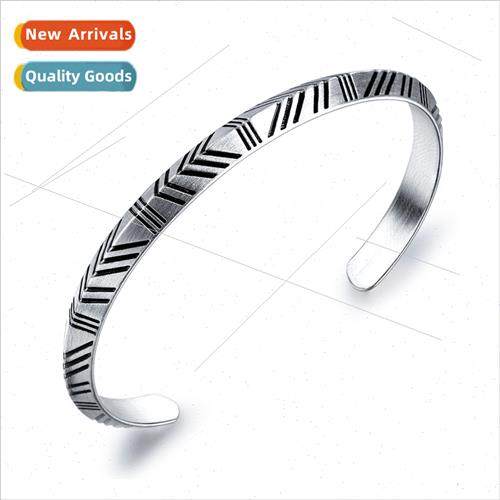 Europe retro rhombic tanium steel bracelet men bracelet stud
