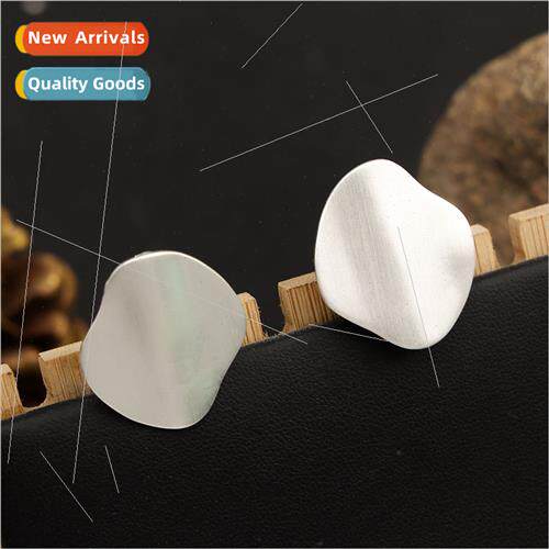 Europe small delicate earrings fashion half face brushed pep