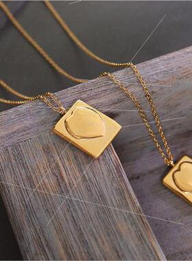 French ins cold wind peach heart square necklace female simp