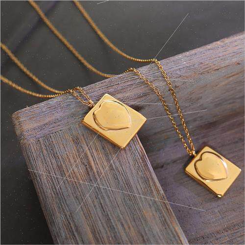 French ins cold wind peach heart square necklace female simp