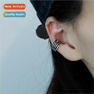 Skull palm ear clips Europe millennial hottie gothic earring
