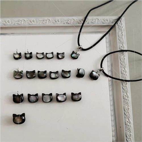 Carved Cat Mini Shell Pendant Cute Girl Necklace che Handmad