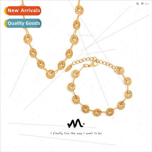 Hundred Europe che Tanium Steel Gold-Plated Circle Hollowed