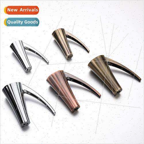 Vertical Walnut Holder Pecan Pincer Hazelnut Walnut Holder N