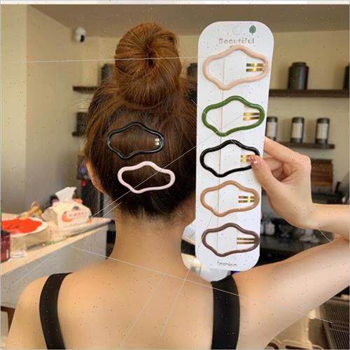 mple hollow cloud BB clip broken hair clip bangs ehead a wor