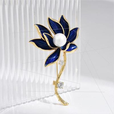 classic lotus brooch upscale female niche 2022 new coat acce