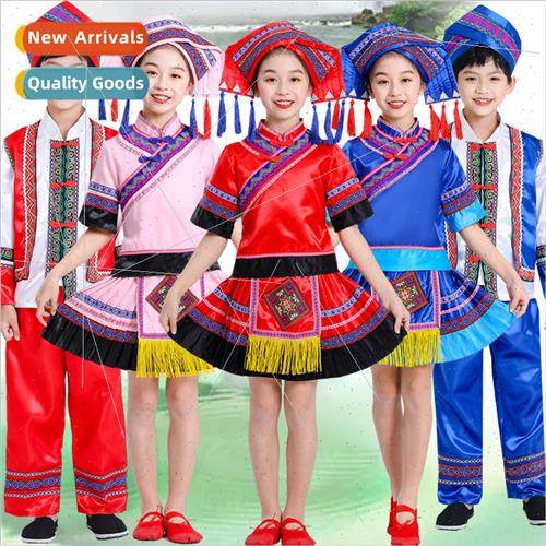 Childrens Zhuang permance costumes Guangxi male and female m