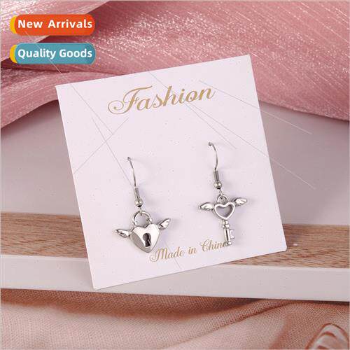 2023 Europe stainless steel ear hooks love wings key lock ea