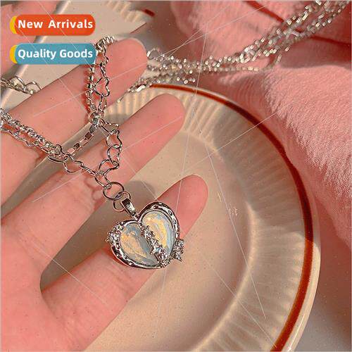 Love Necklace Women Summer che Premium Lock Bone Chain 2023