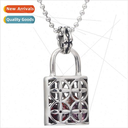 Europe Ins popular new tanium steel casting lock pendant nec