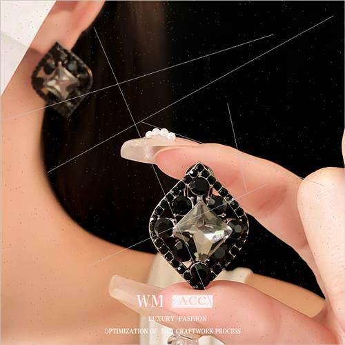Silver needle with diamond diamond l hollow earrings 百搭 ea