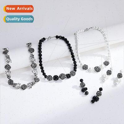 Black romantic ROSE pearl necklace female choker Europe fall