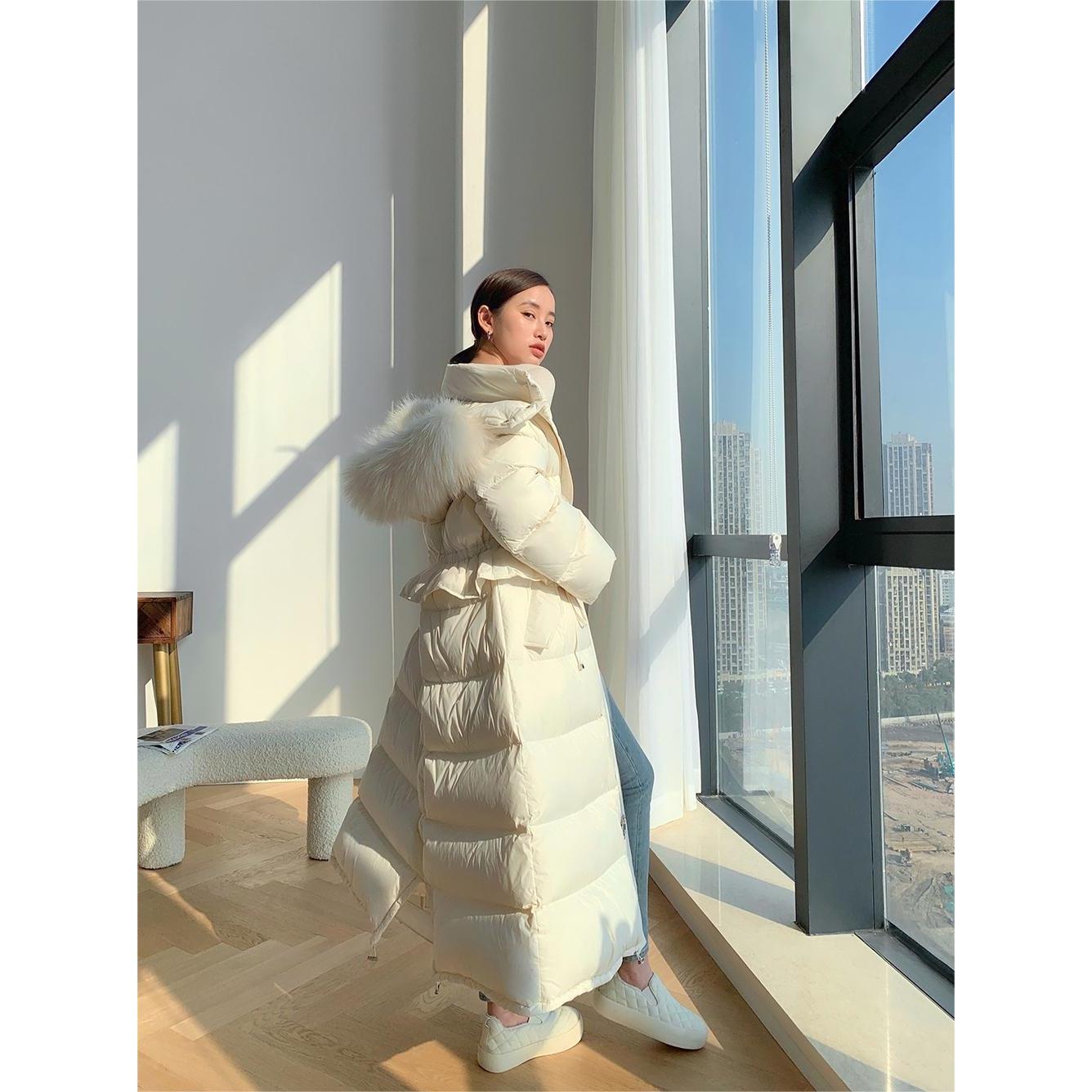 浪漫雪国！可拆毛领帽子收腰长款白鸭绒羽绒服女2024冬季新款潮