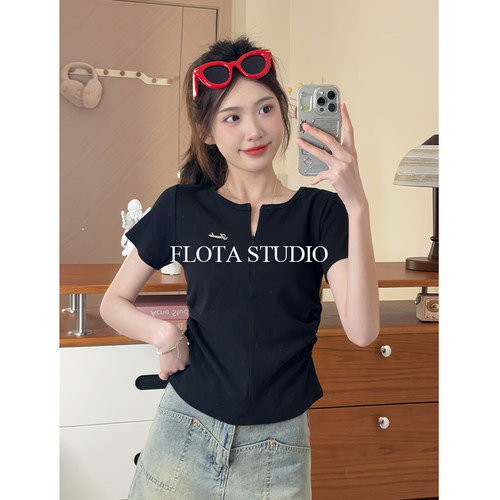 【flota】半开拉链修身捏褶短袖T恤女立体钢标气质简约上衣