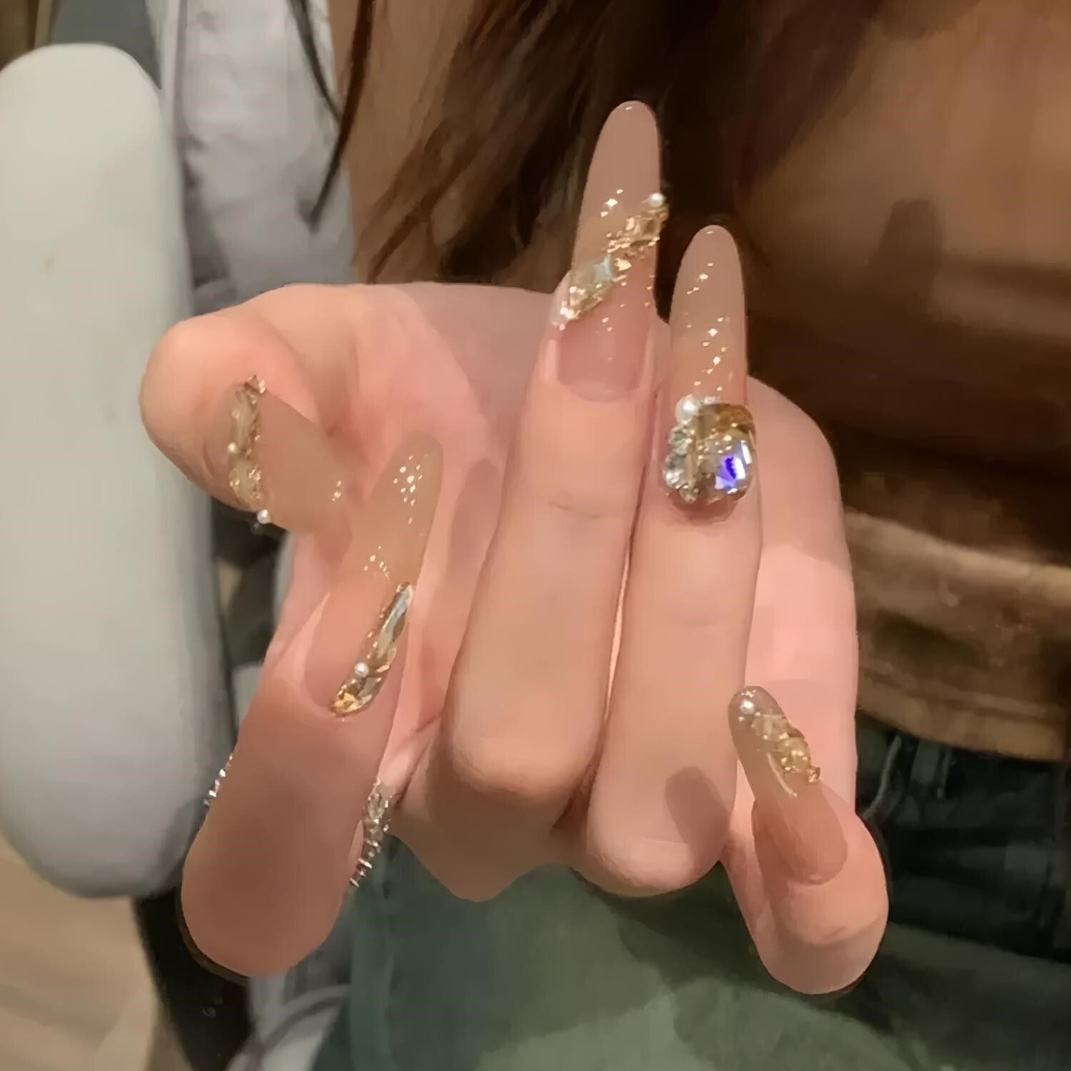 绝美~轻奢裸色闪钻手工穿戴美甲