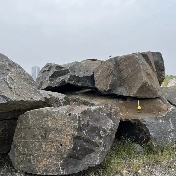 山西黑中国黑天然景观石垒墙地铺冰裂纹水钵置景加工景石青黑石材