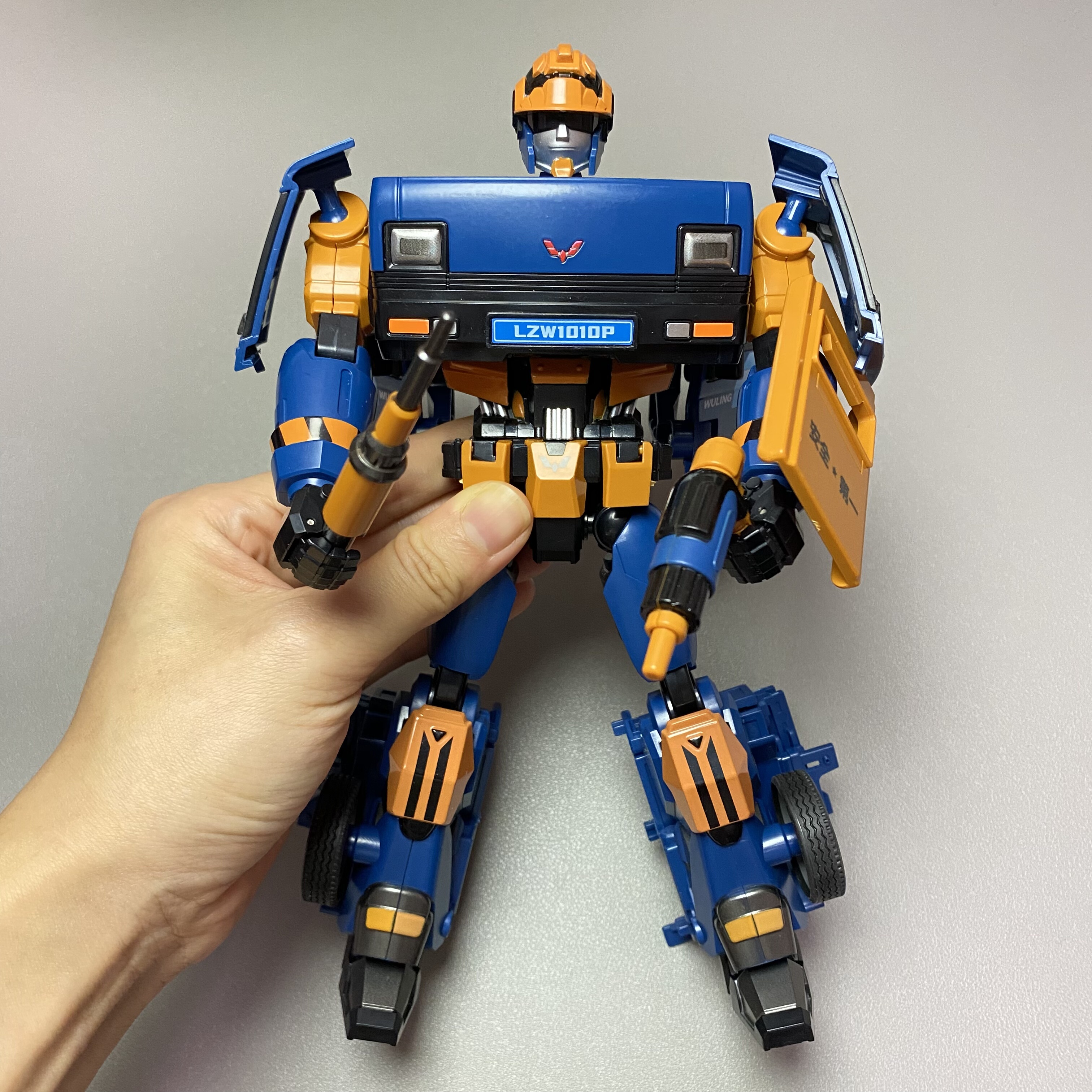 变形汽车机器人玩具五菱微型货车变形机甲双形态模型儿童男孩金刚