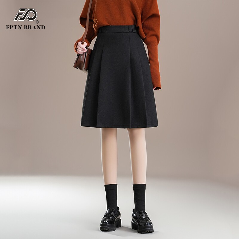 气质高端黑色短裙毛呢中裙女春季2026新款显瘦设计感百褶裙半身裙