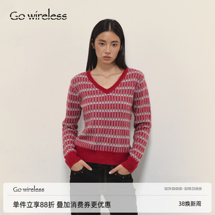 Gowireless 活性染料 复古芝麻点提花撞色正肩深V领套头毛衣女