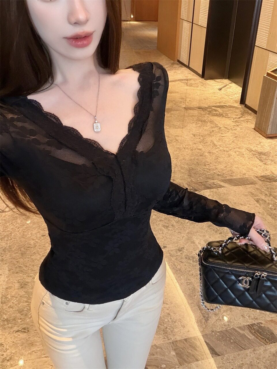 5276#夏季新款纯欲风蕾丝花边拼接长袖T恤女修身一体式带胸垫上衣