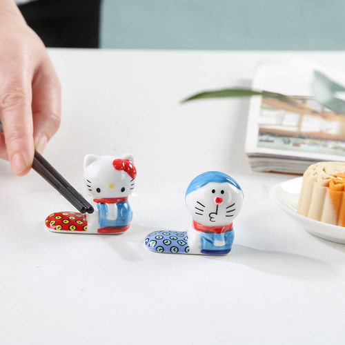 陶瓷可爱KT猫叮当猫筷子架小摆件