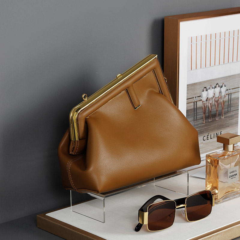 软装饰品梳妆台摆台样板房衣帽间衣柜摆件样板间化妆台装饰品包包