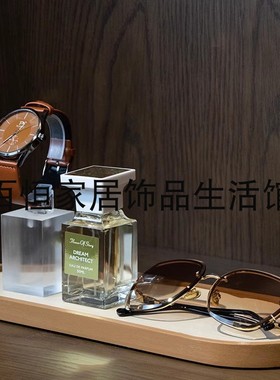 样板房间玄关梳妆台轻奢软装衣帽间饰品摆件香水手表托盘组合套装