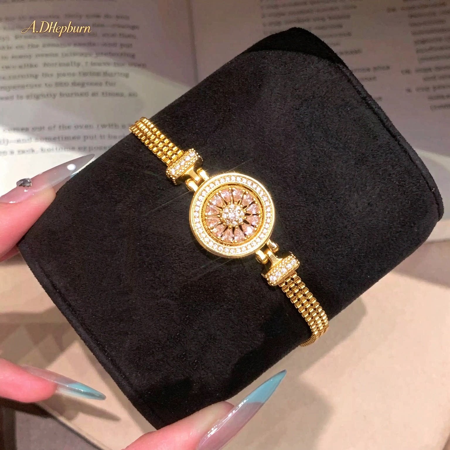 A.DHepburn满钻玫瑰窗罗盘手链女