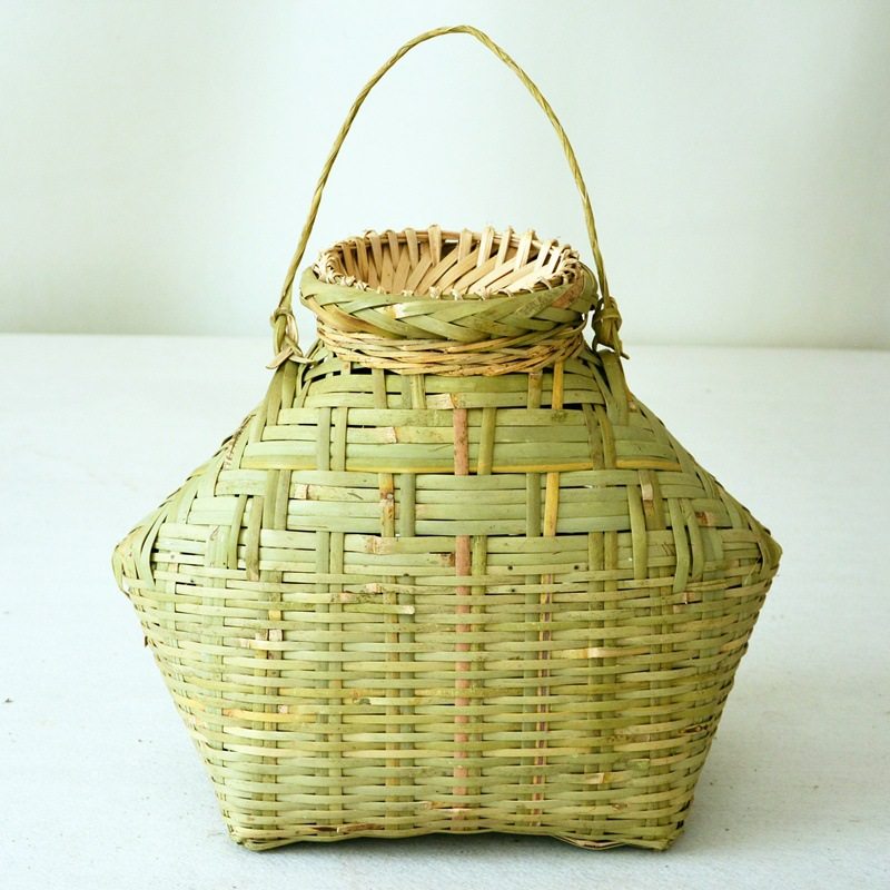 竹编鱼篓传统手编装鱼笼子有盖 捉鱼渔获竹笼装黄鳝泥鳅竹篓笆篓