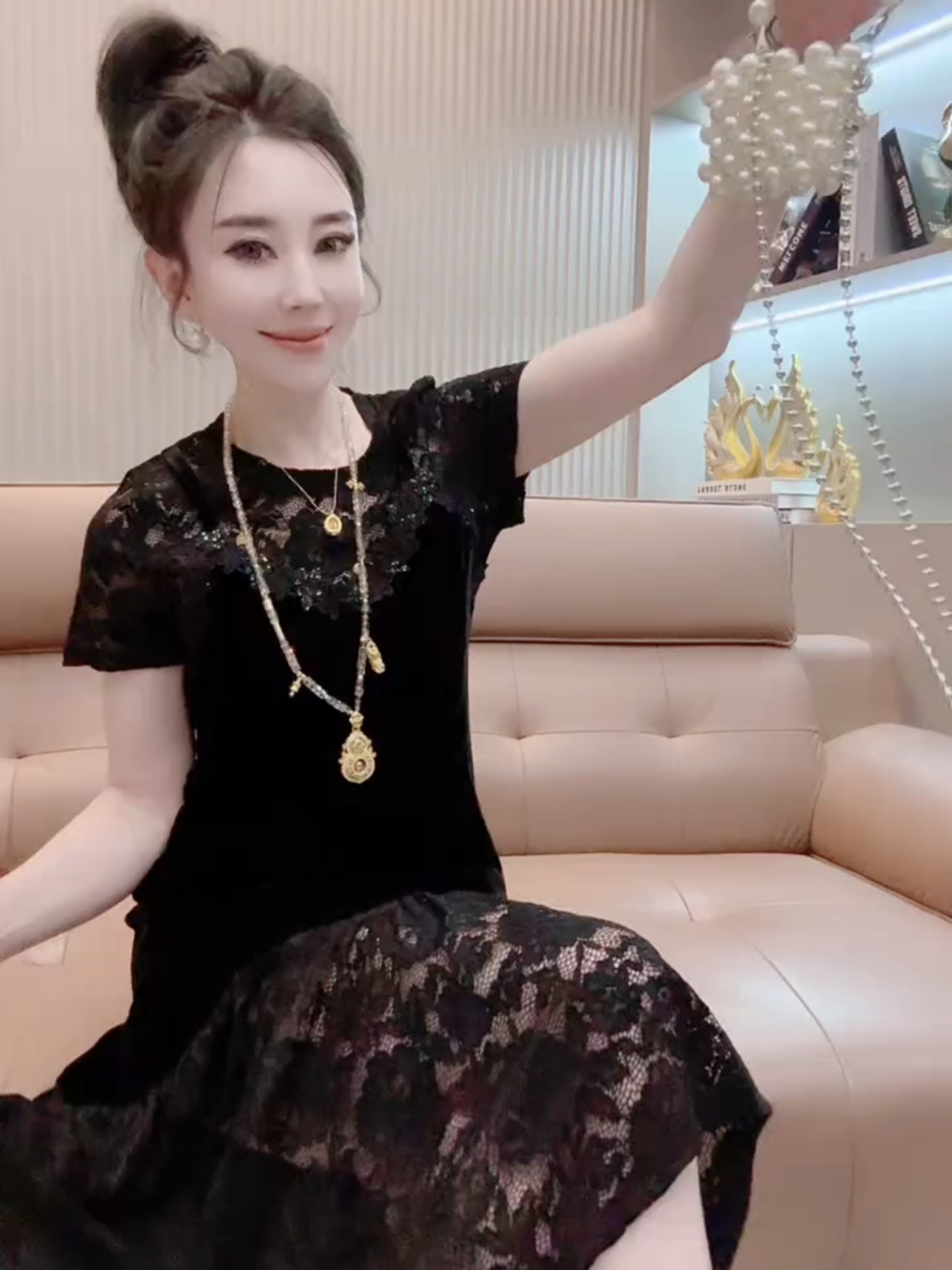 欧货轻熟风气质蕾丝钩花拼接丝绒连衣裙女收腰显瘦中长款鱼尾裙夏