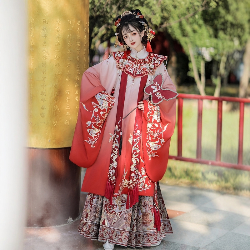 2024新款重工刺绣云肩立领长衫